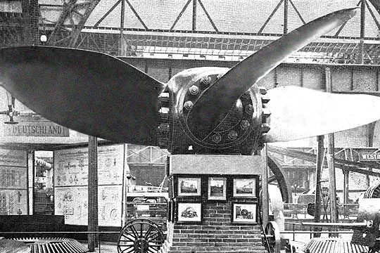 Large propeller for a steamer ship