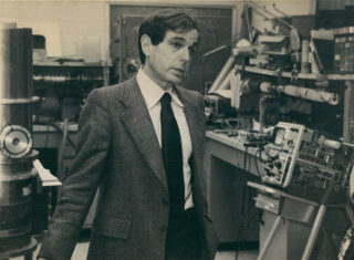 Harwit's Cornell University Laboratory: Martin Harwit working in his group’s laboratory in Cornell University’s Space Sciences Building, with instrumentation flown aboard rockets, or also on the NASA <em>Lear Jet</em> and <em>Kuiper Airborne Observatory</em>.